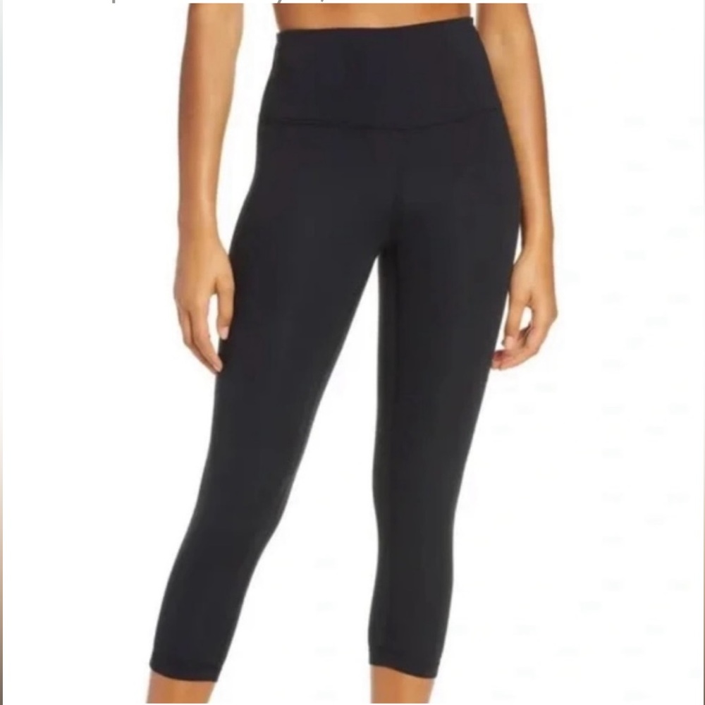 ZELLA Studio Lite Crop Leggings, Black Women’s Size M Inseam 21”